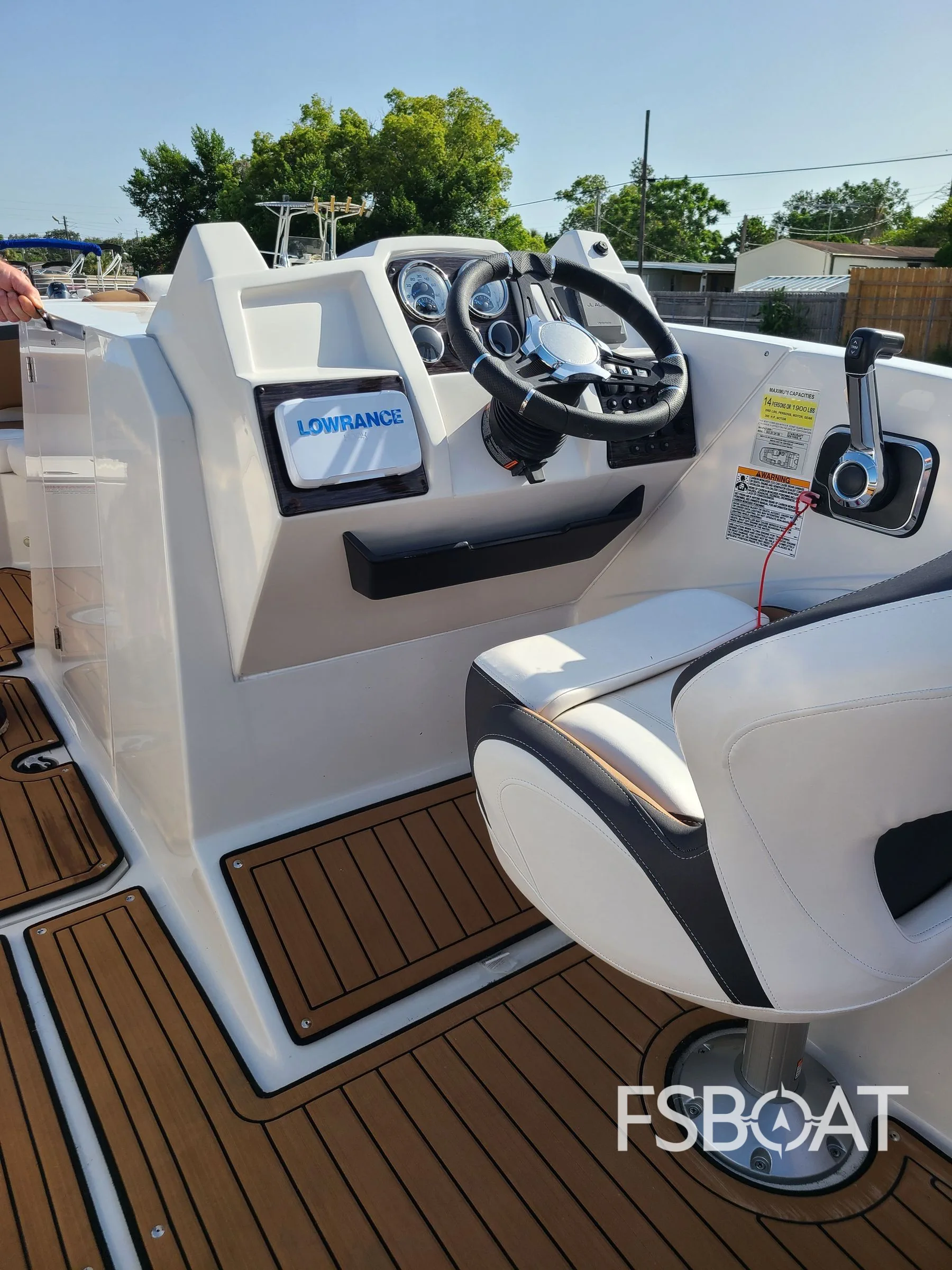 2022 Smoker Craft 231SVX OB DH - Media 4