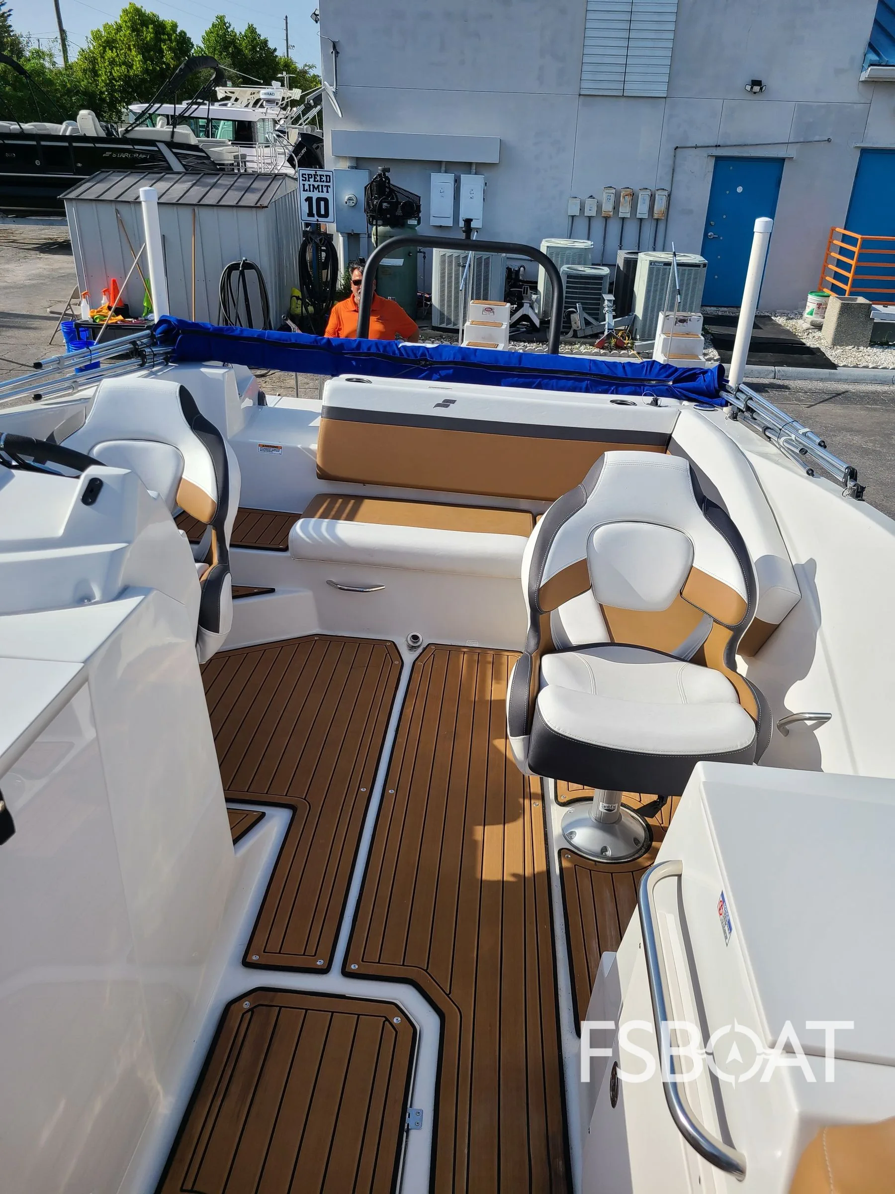 2022 Smoker Craft 231SVX OB DH - Media 3