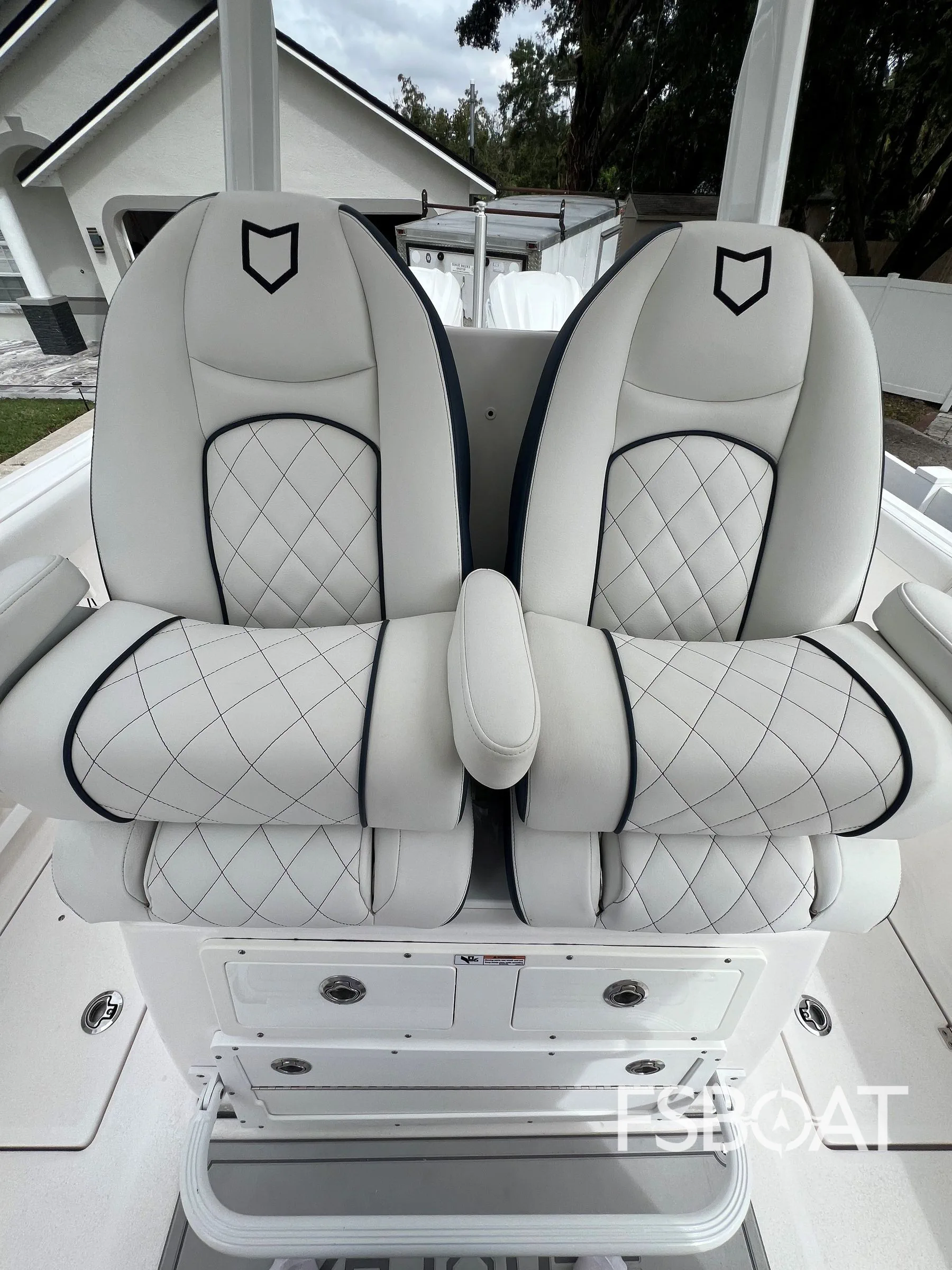 2024 Custom 288 Commander - Media 10