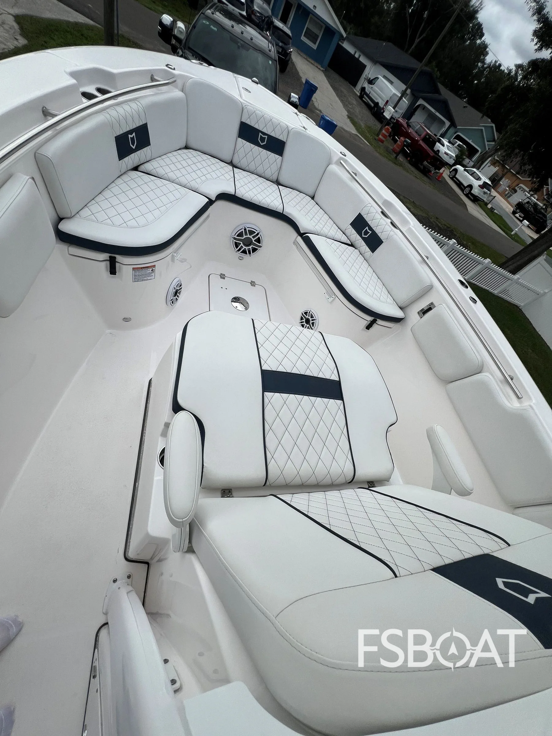 2024 Custom 288 Commander - Media 14
