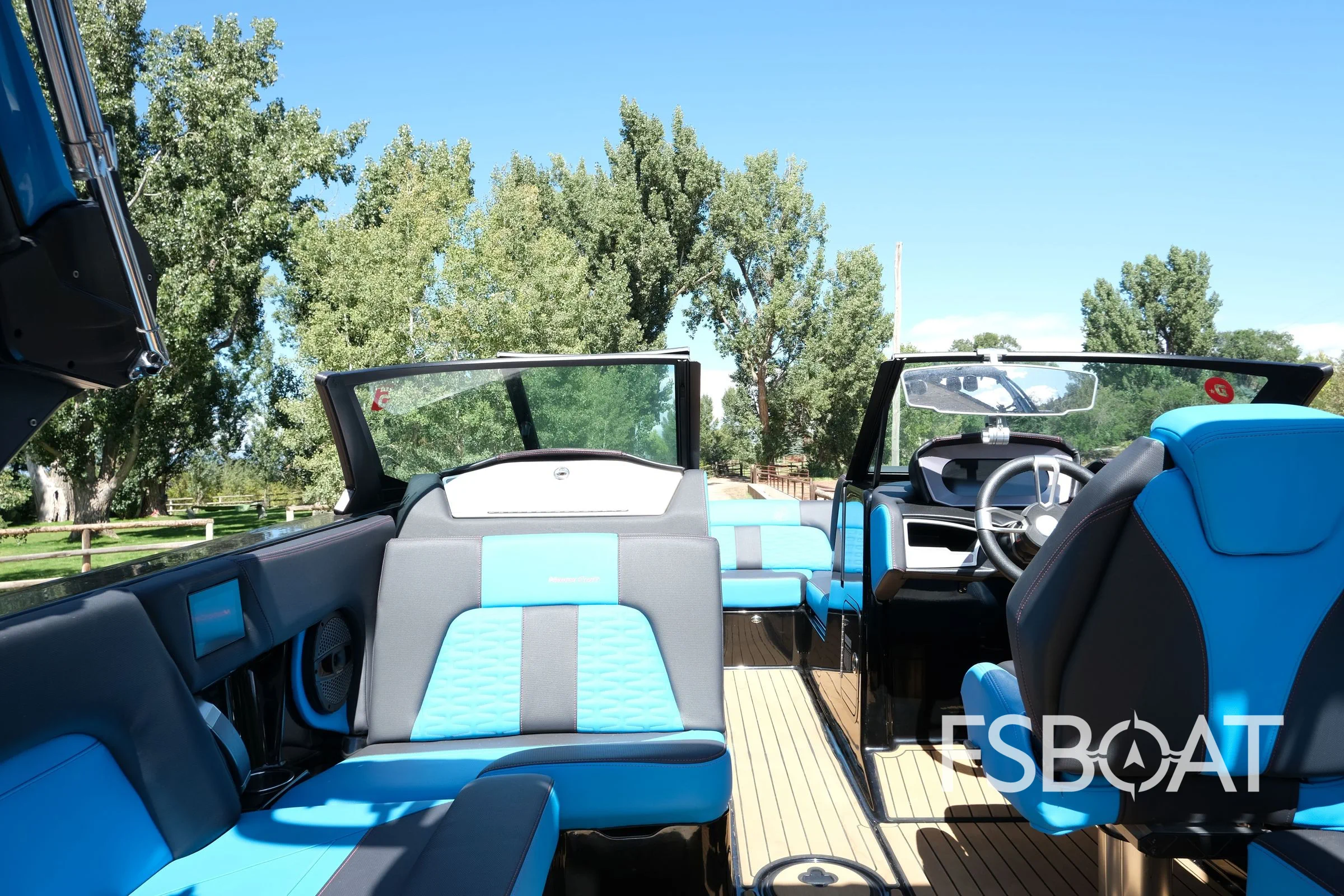 2023 MasterCraft X22 - Media 13