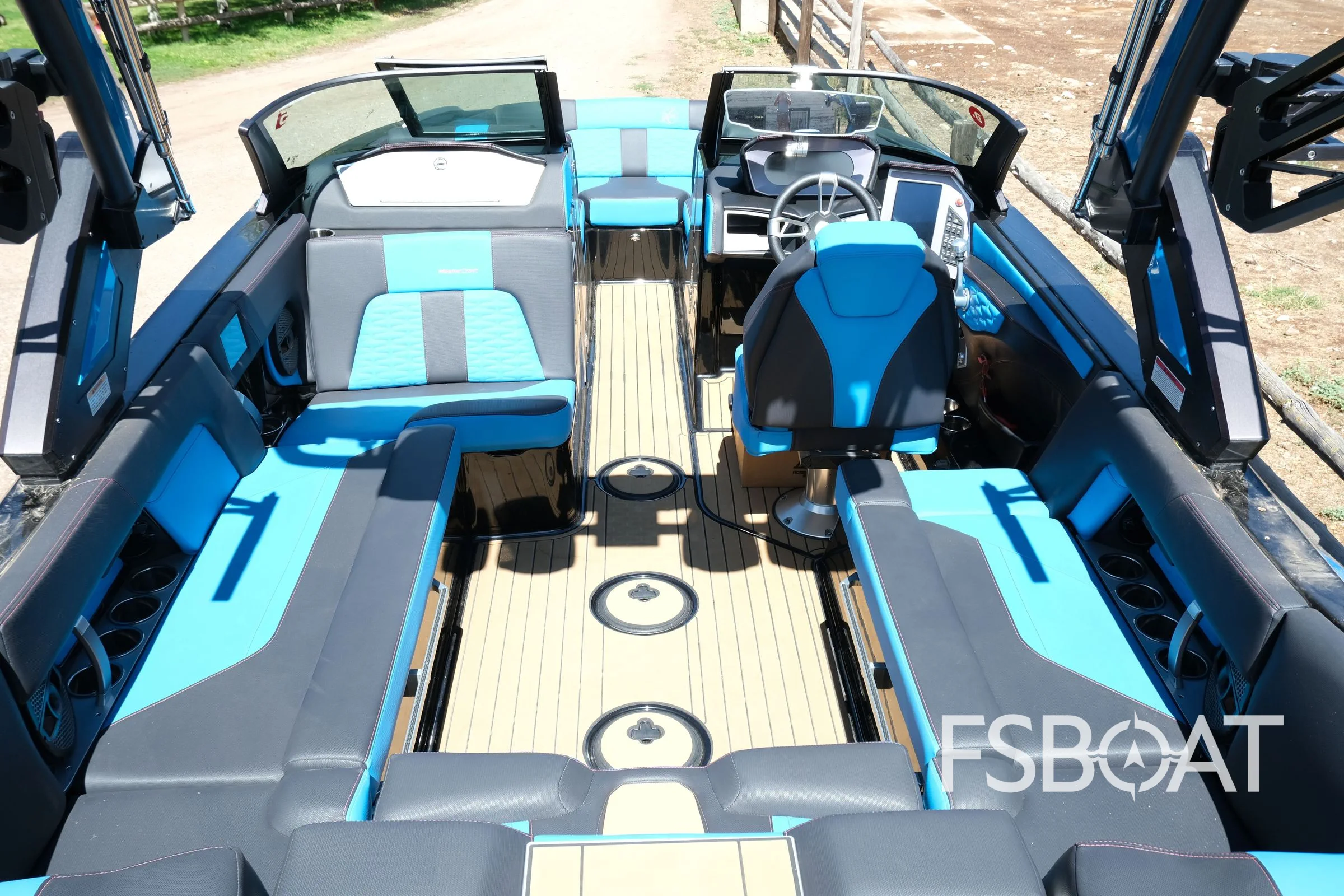 2023 MasterCraft X22 - Media 8