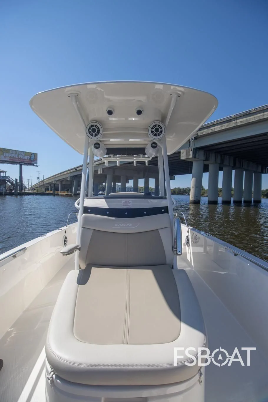 2022 Boston Whaler 270 Dauntless - Media 24