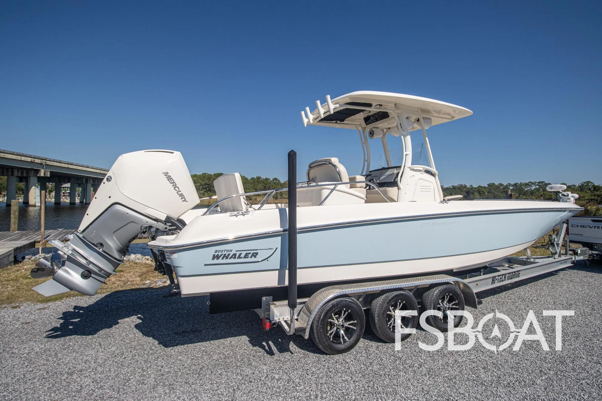 2022 Boston Whaler 270 Dauntless - Media 13