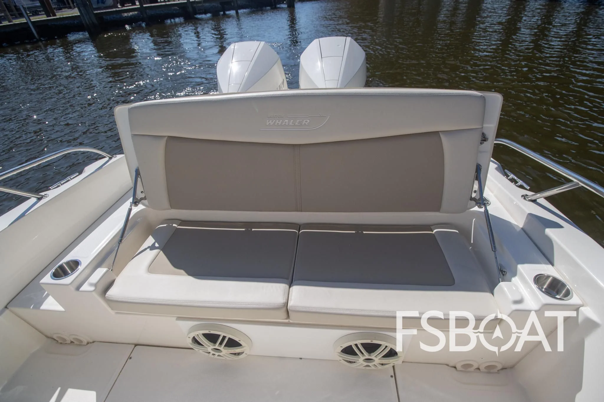 2022 Boston Whaler 270 Dauntless - Media 20