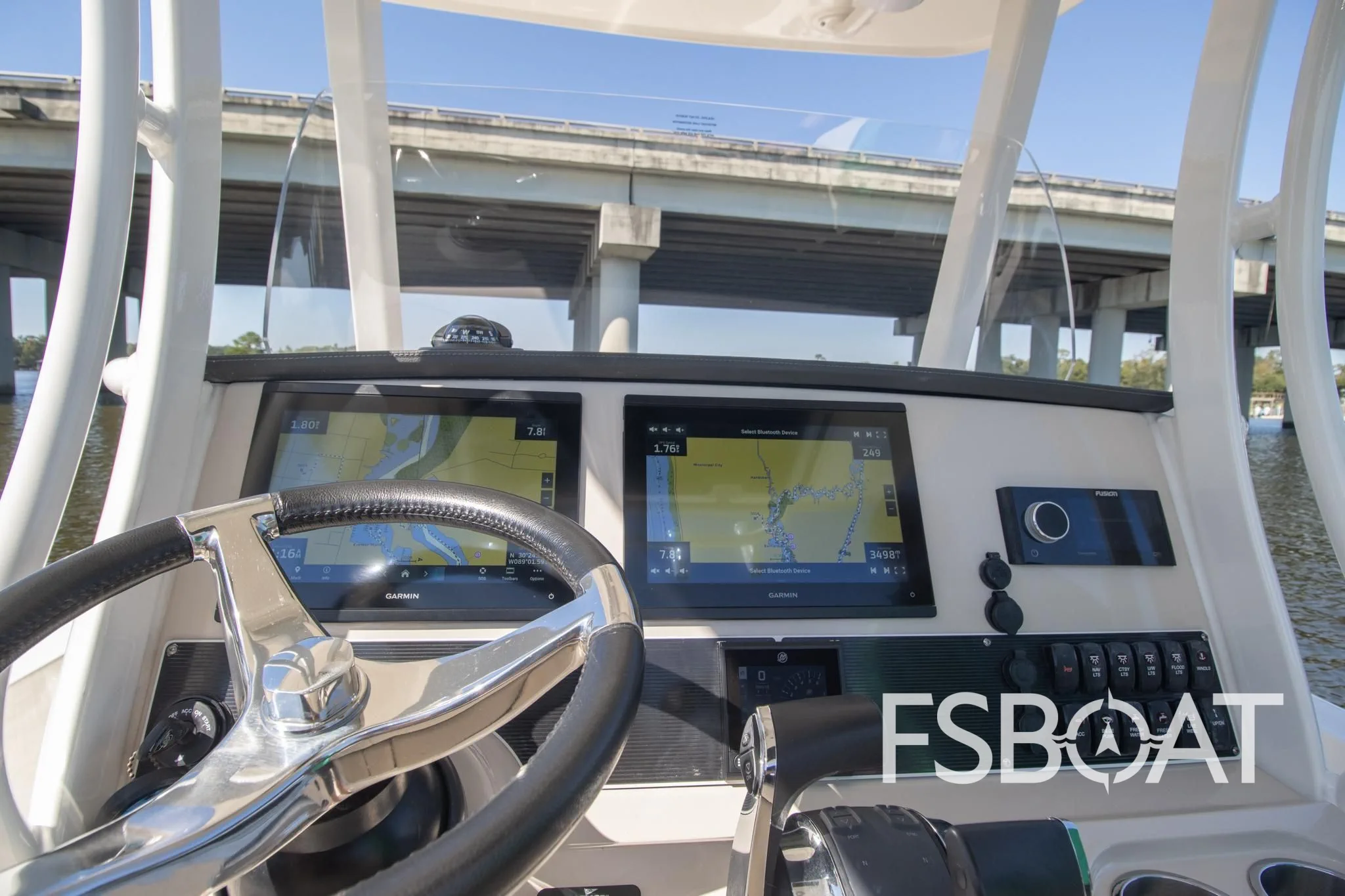 2022 Boston Whaler 270 Dauntless - Media 16