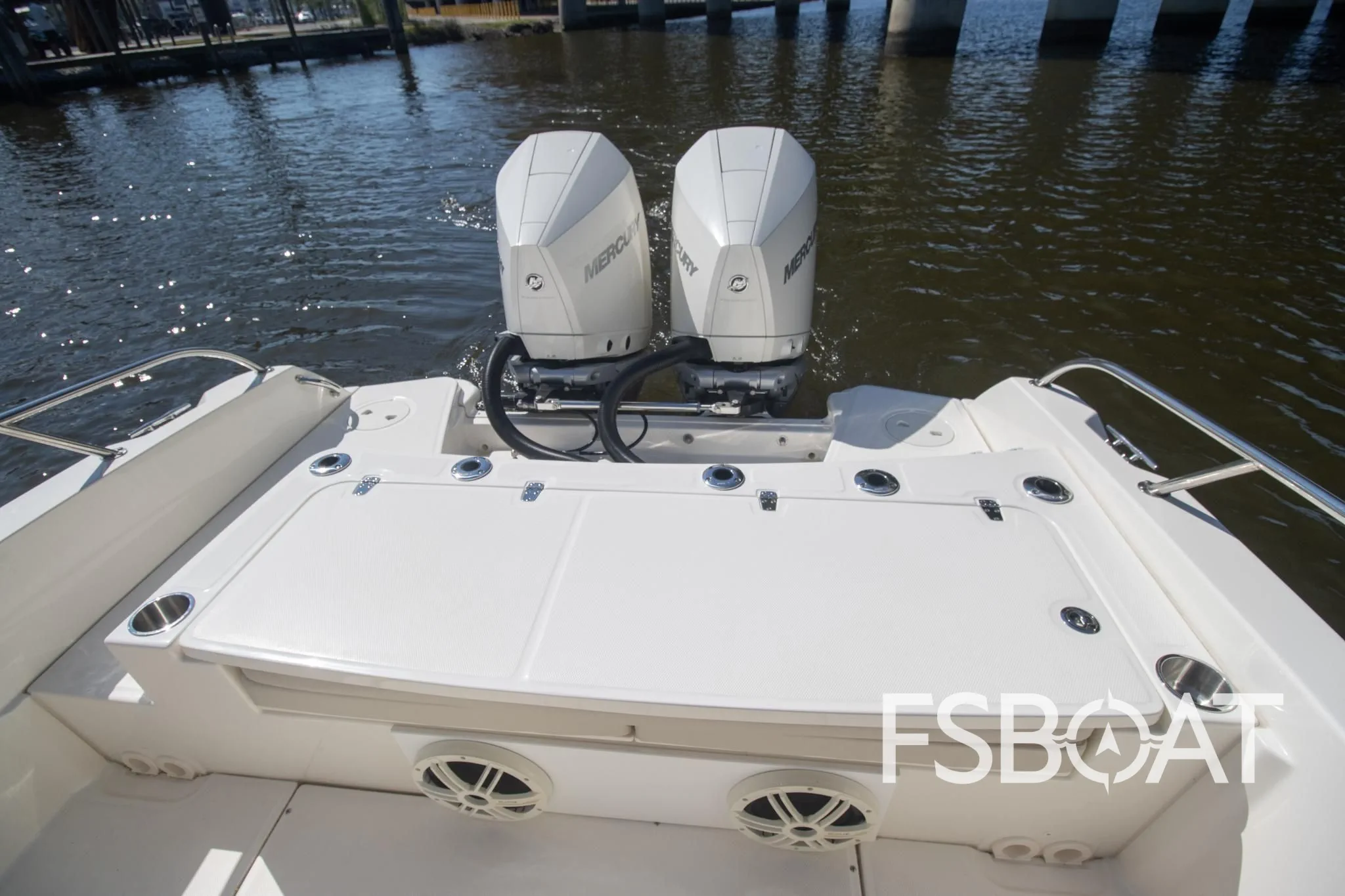 2022 Boston Whaler 270 Dauntless - Media 21