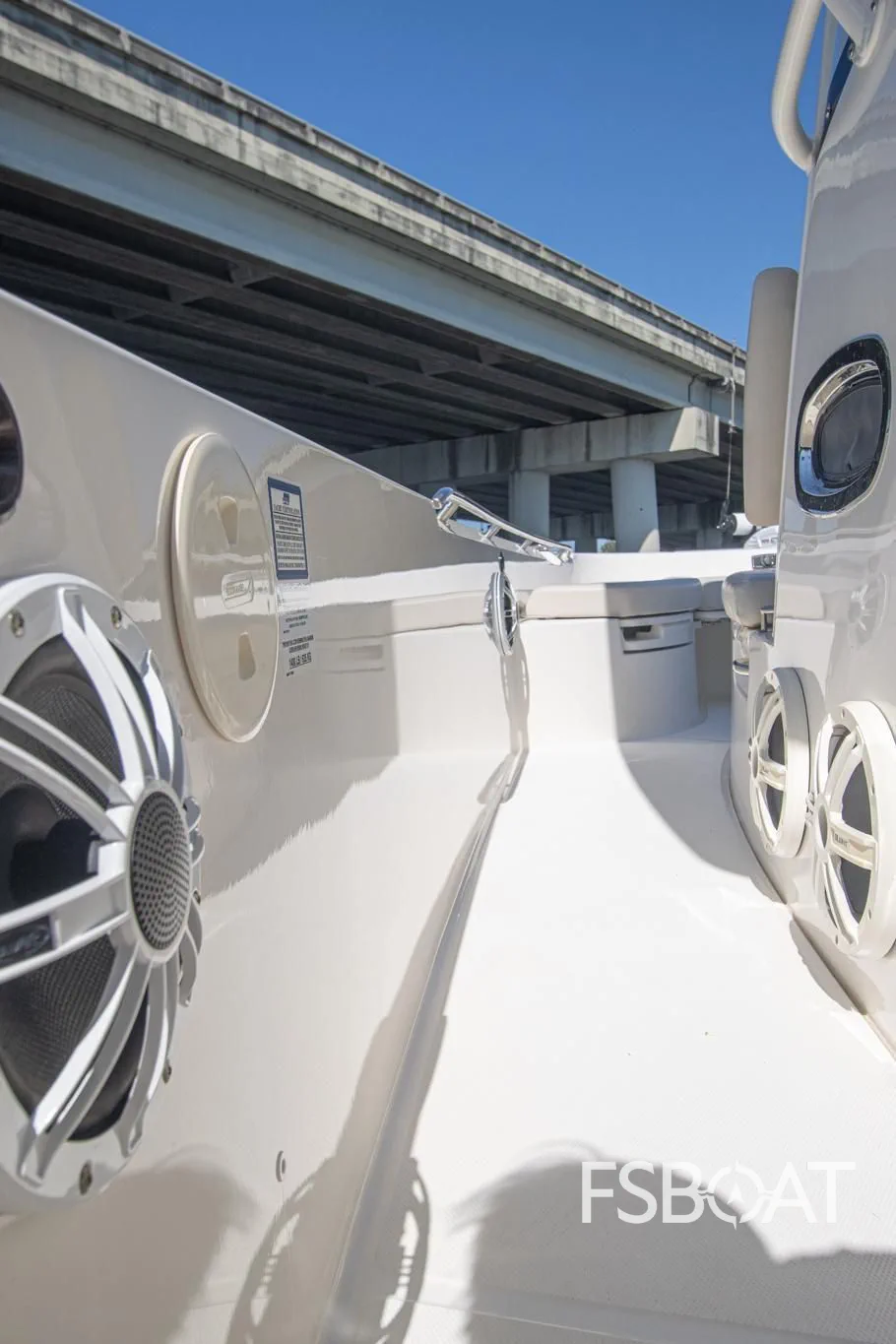 2022 Boston Whaler 270 Dauntless - Media 18