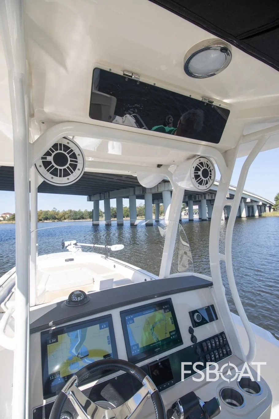 2022 Boston Whaler 270 Dauntless - Media 17