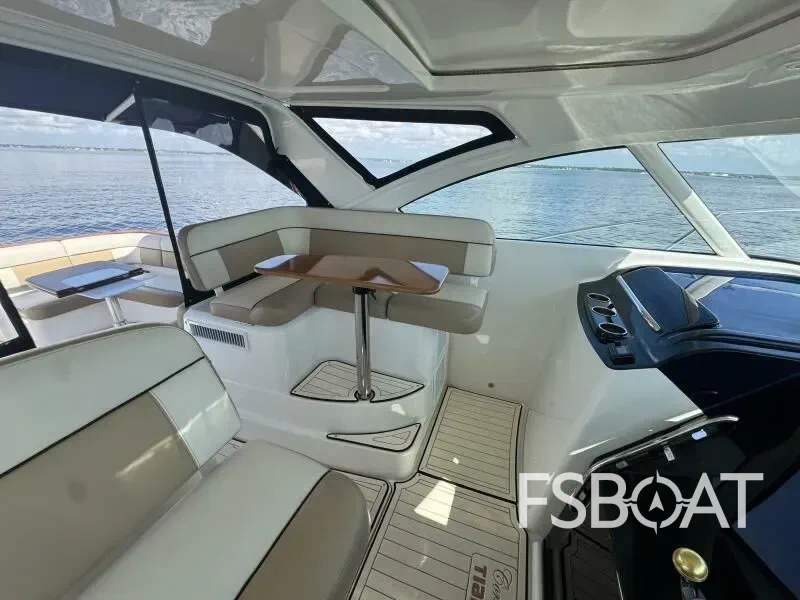 2014 Tiara Yachts 3100 Coronet - Media 4