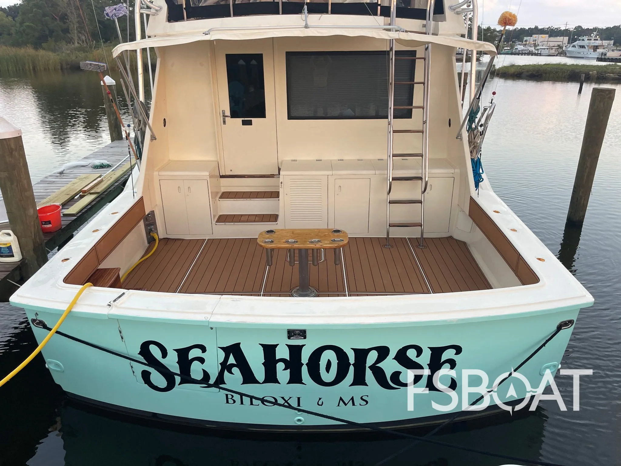 1986 Hatteras Sportfish 58 - Media 5