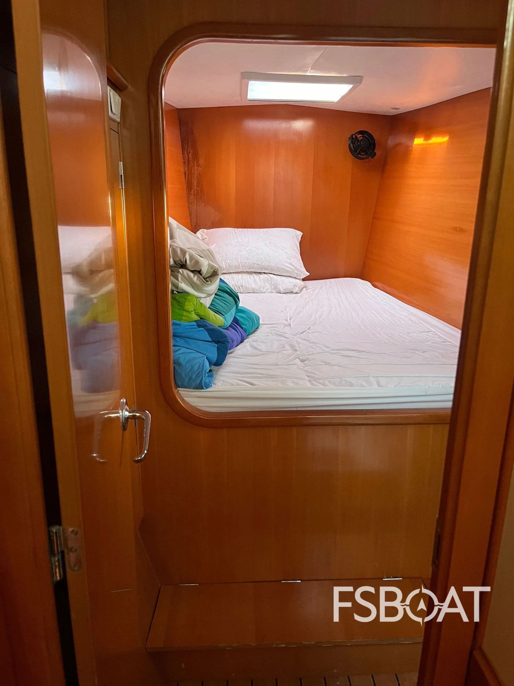 2004 Lagoon 410 S2 - Media 28