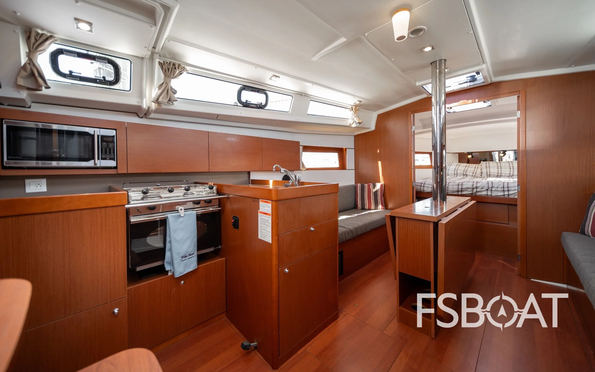2019 Beneteau 38.1 - Media 32