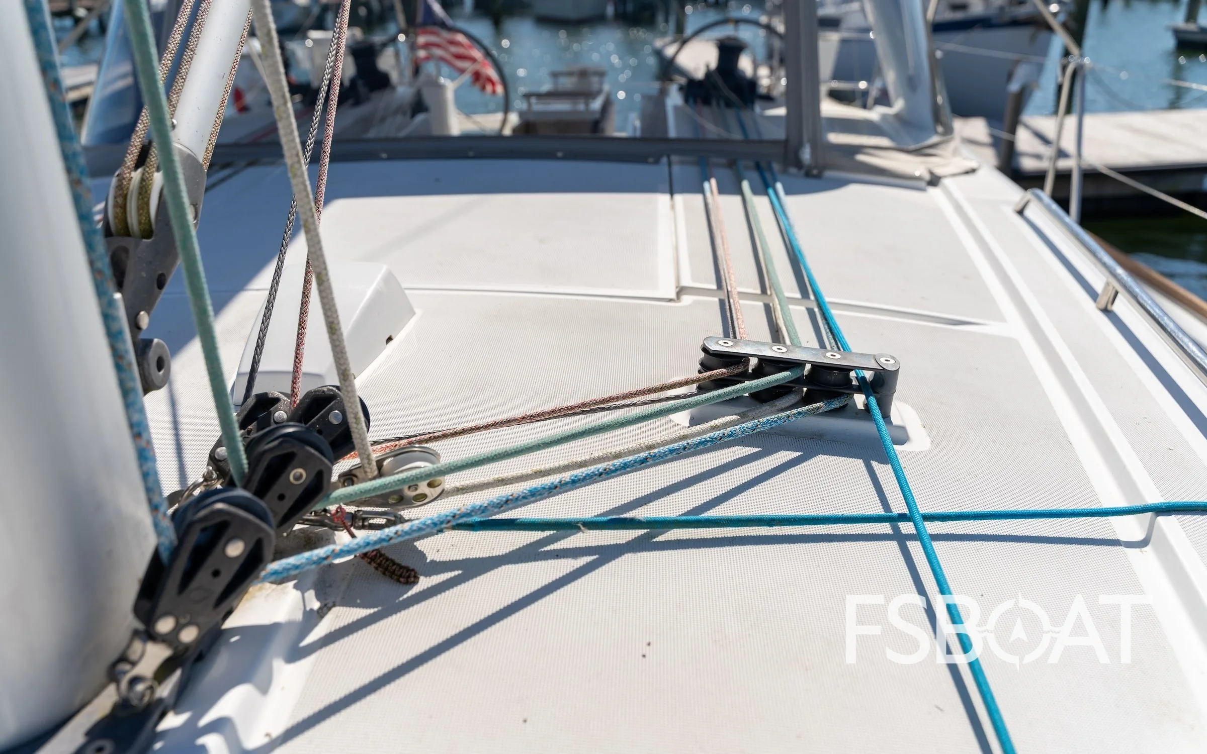 2019 Beneteau 38.1 - Media 21