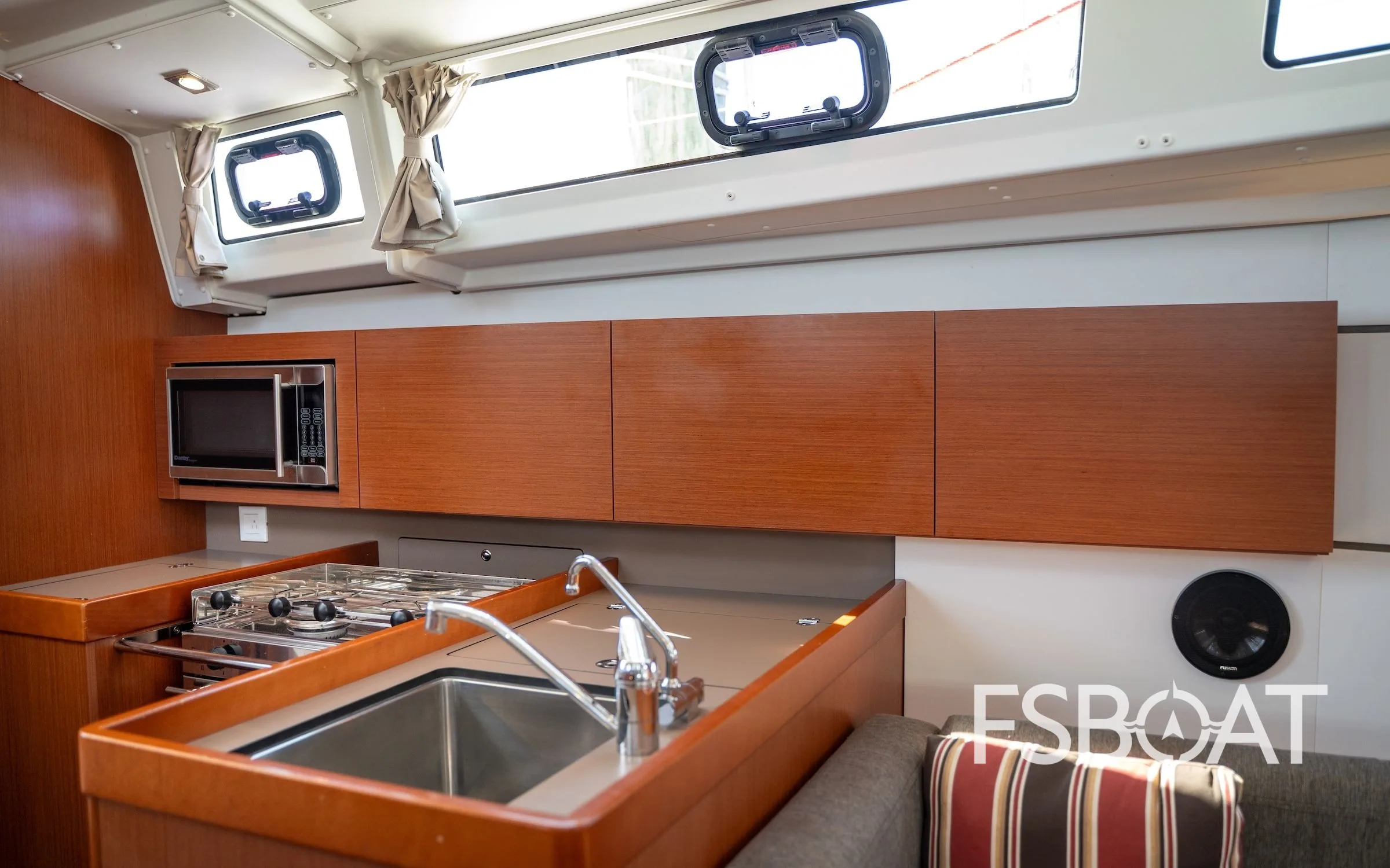 2019 Beneteau 38.1 - Media 42