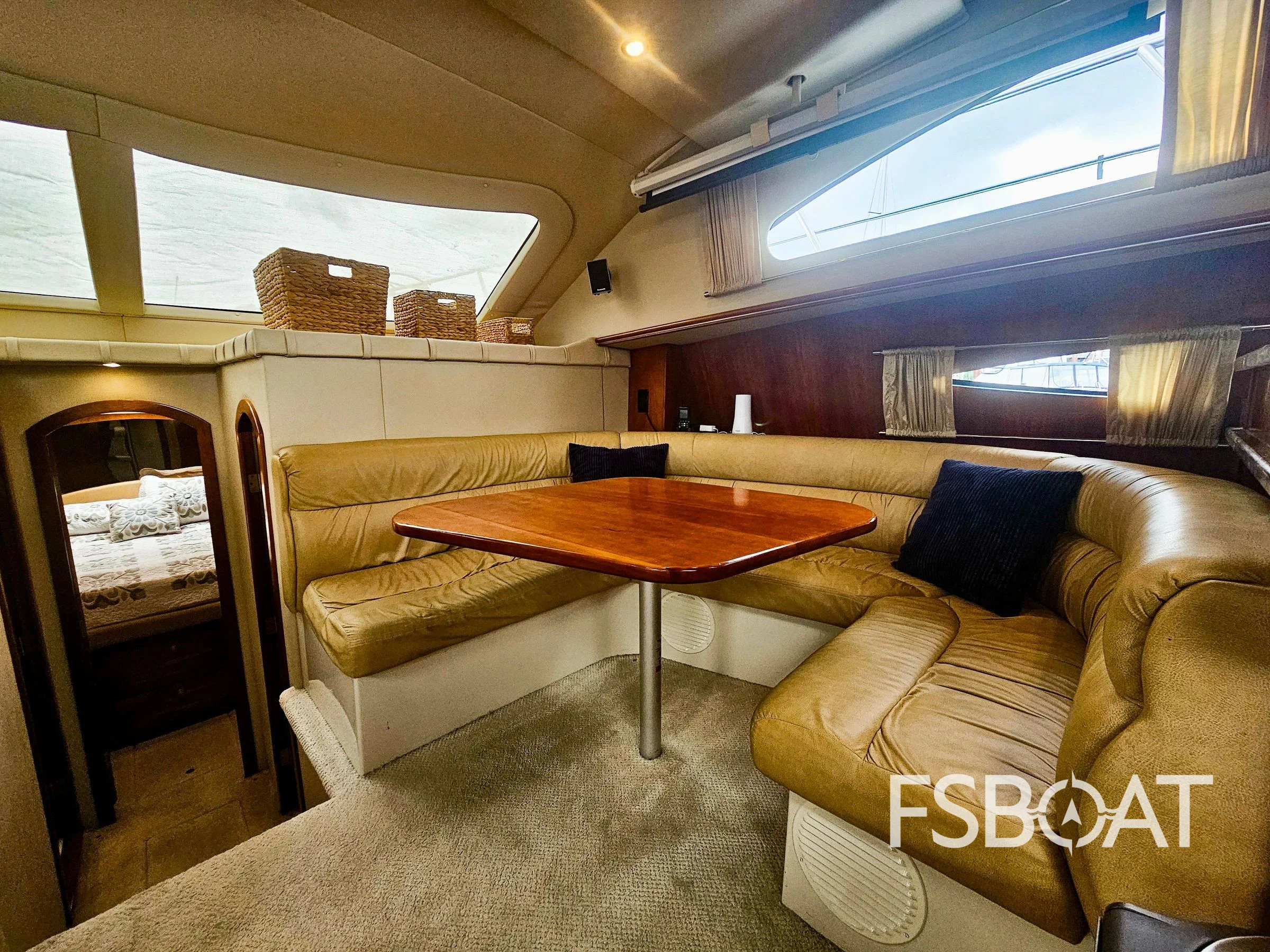 2008 Cruisers Yachts 455 Express Motoryacht - Media 20