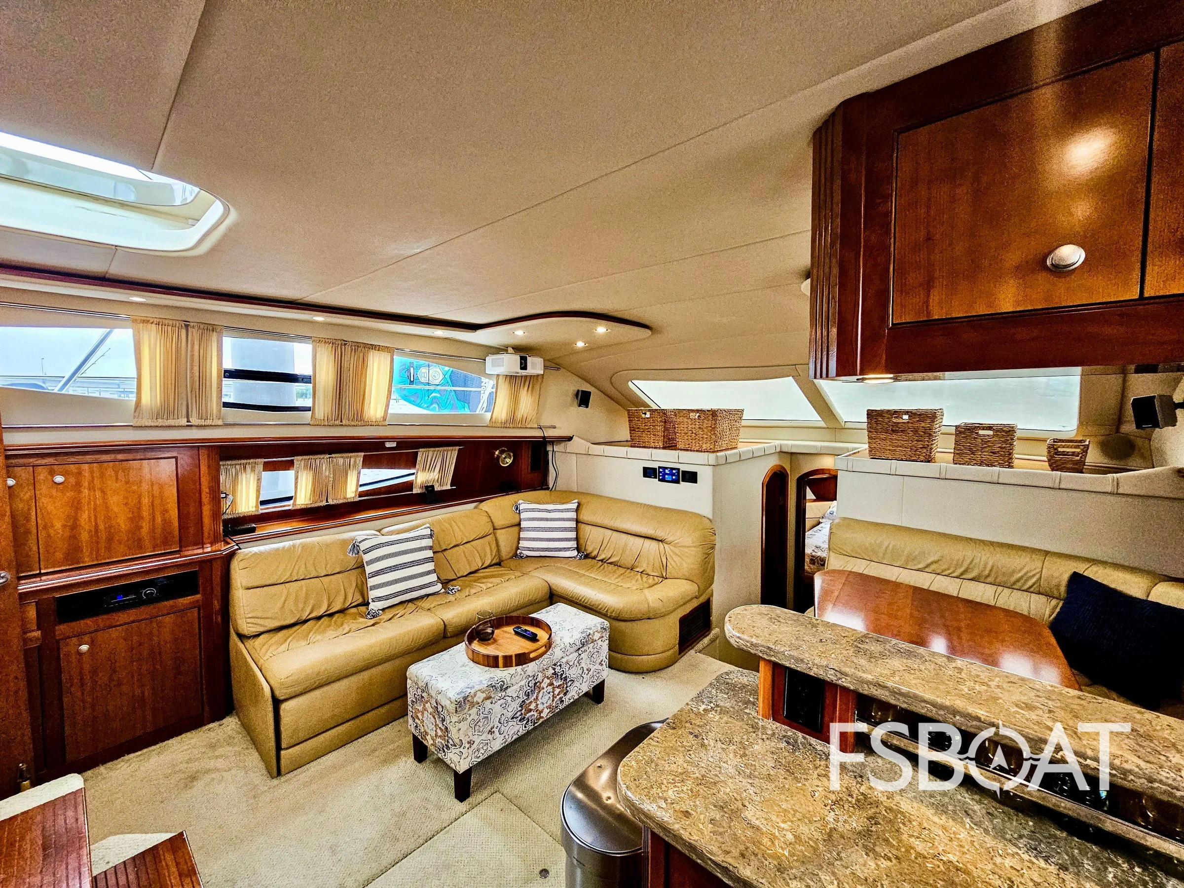 2008 Cruisers Yachts 455 Express Motoryacht - Media 21