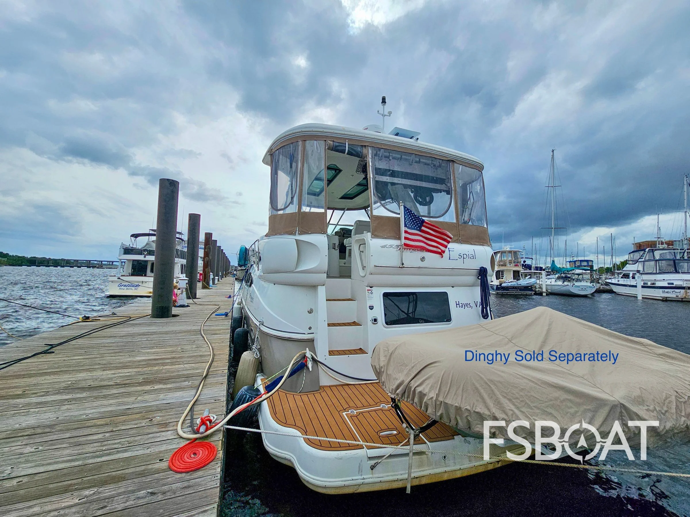 2008 Cruisers Yachts 455 Express Motoryacht - Media 4