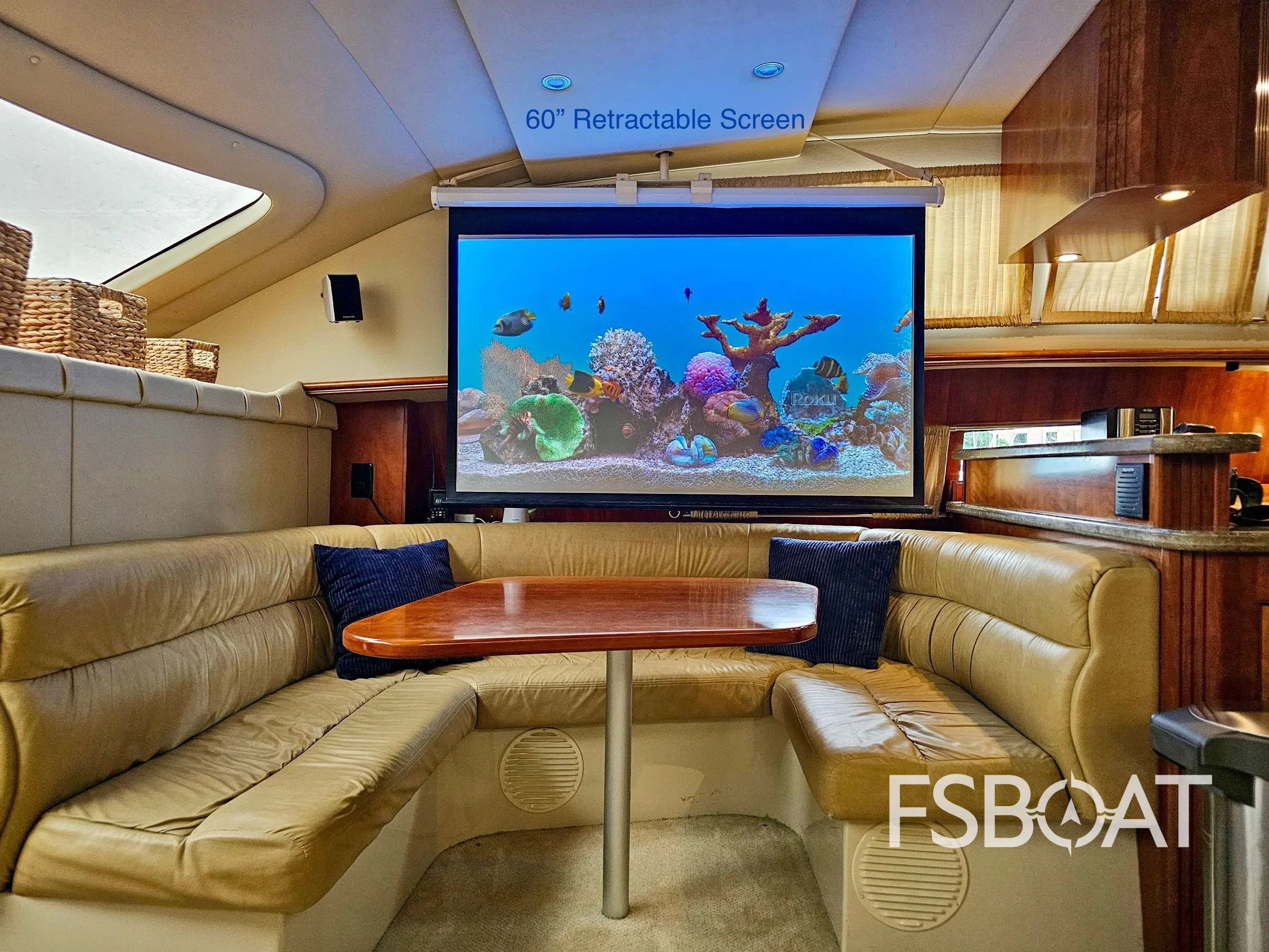 2008 Cruisers Yachts 455 Express Motoryacht - Media 24