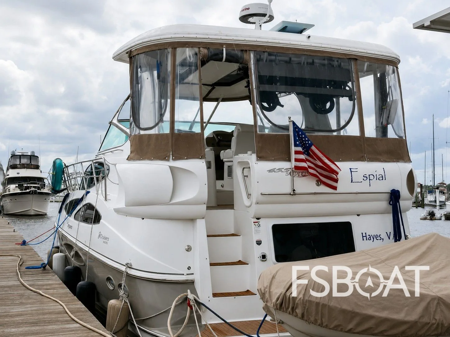 2008 Cruisers Yachts 455 Express Motoryacht - Media 3