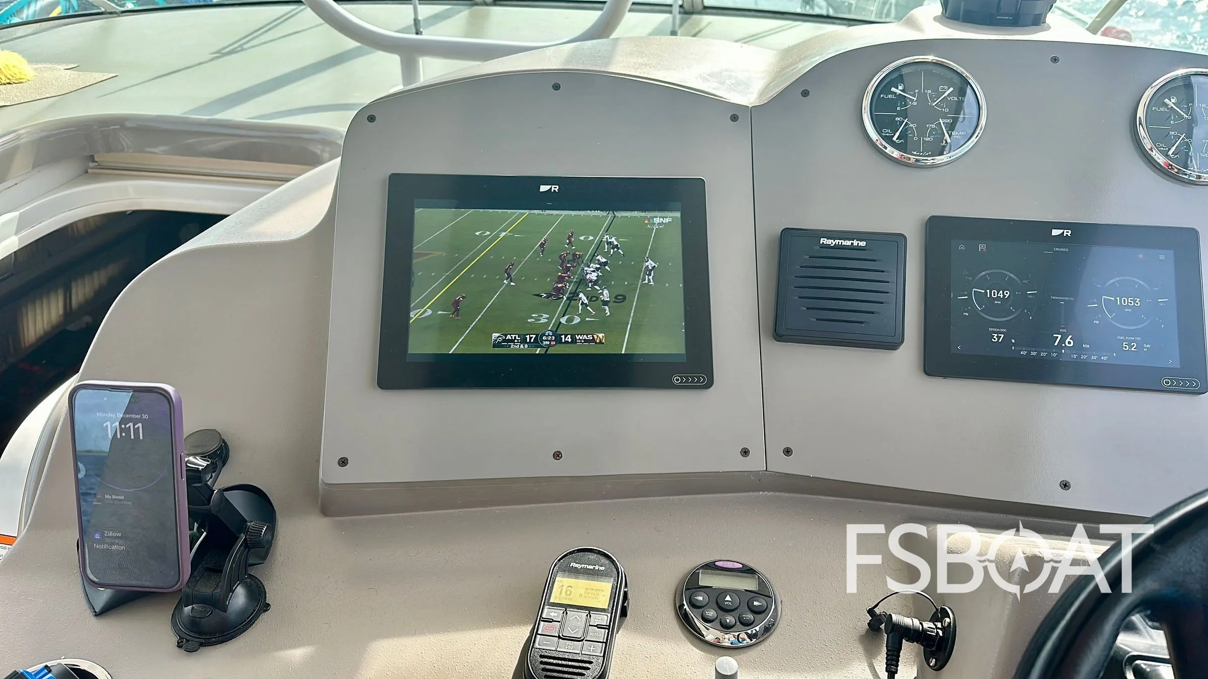2008 Cruisers Yachts 455 Express Motoryacht - Media 13