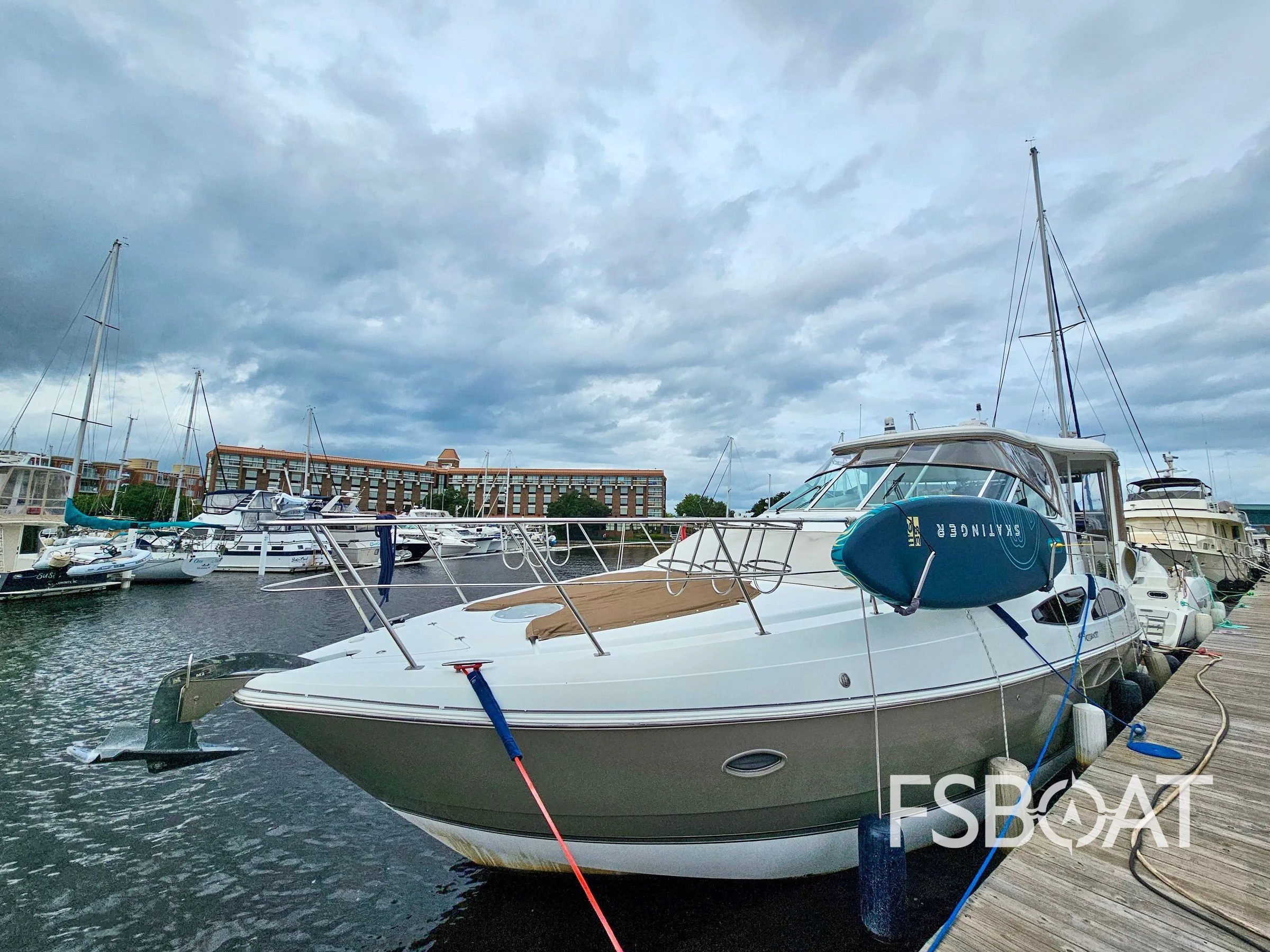 2008 Cruisers Yachts 455 Express Motoryacht - Media 2