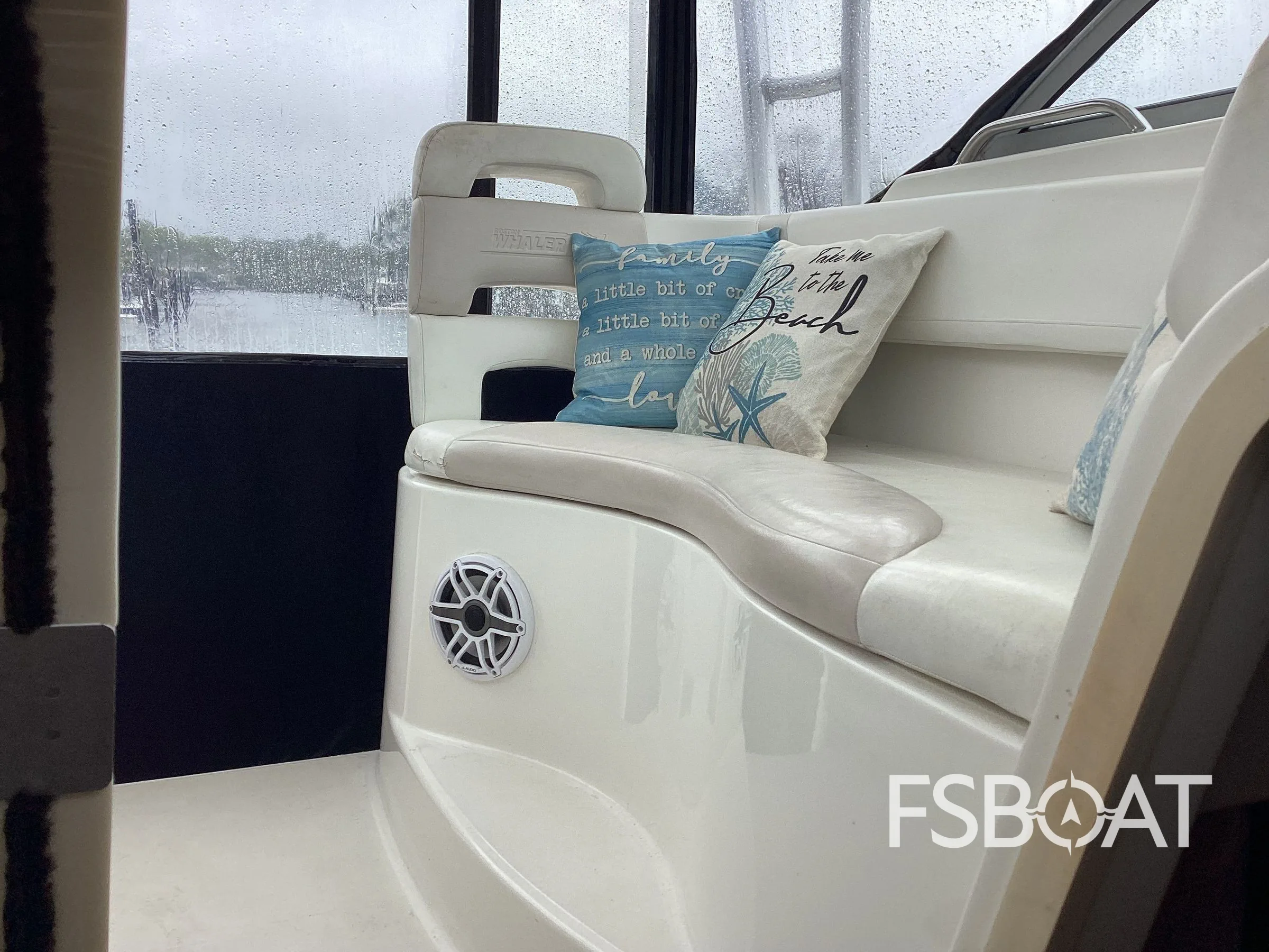2005 Boston Whaler 305 Conquest - Media 5